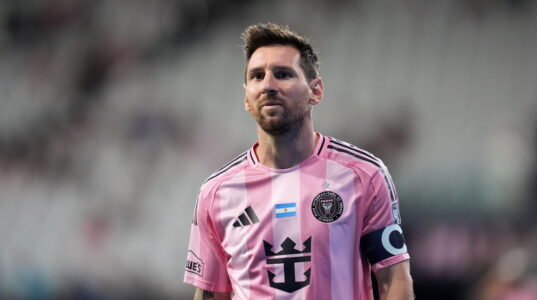 ليونيل ميسي يعود للملاعب مع إنتر ميامي بعد وفاة والده
